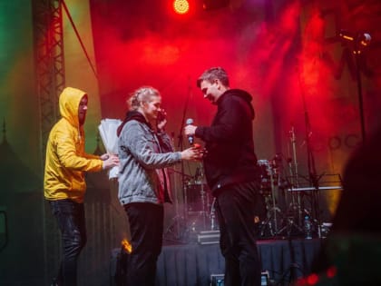 В День молодежи на праздничной сцене в Саранске дважды звучало предложение руки и сердца