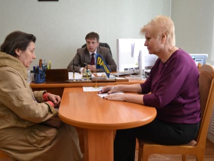 Евгений Тюрин рассмотрел обращение по вопросу строительства сельской дороги