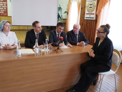 Артём Здунов провел в Ковылкинском и Инсарском районах встречи по вопросам здравоохранения