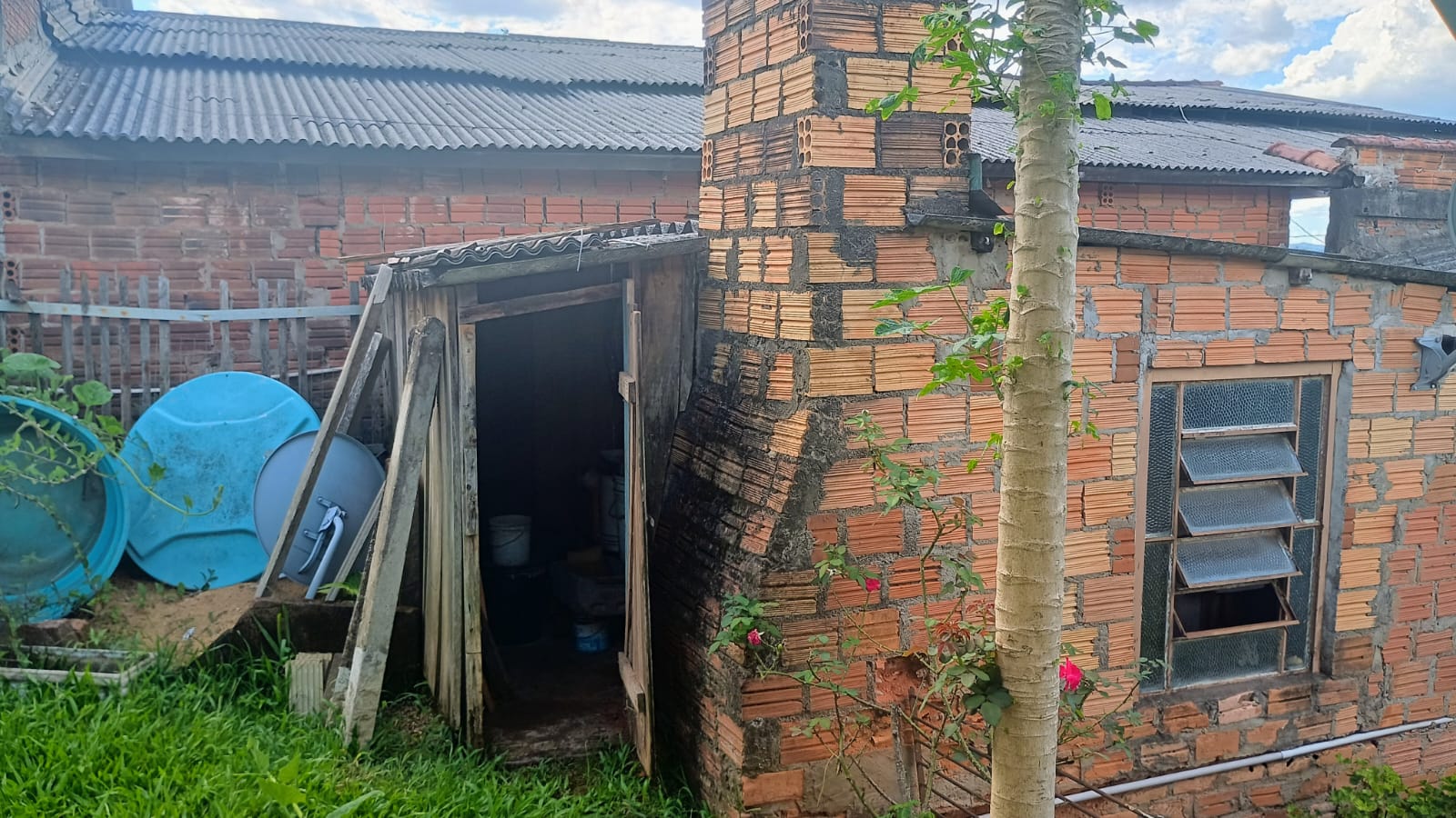 Terreno com duas casas em São Sebastião do Caí