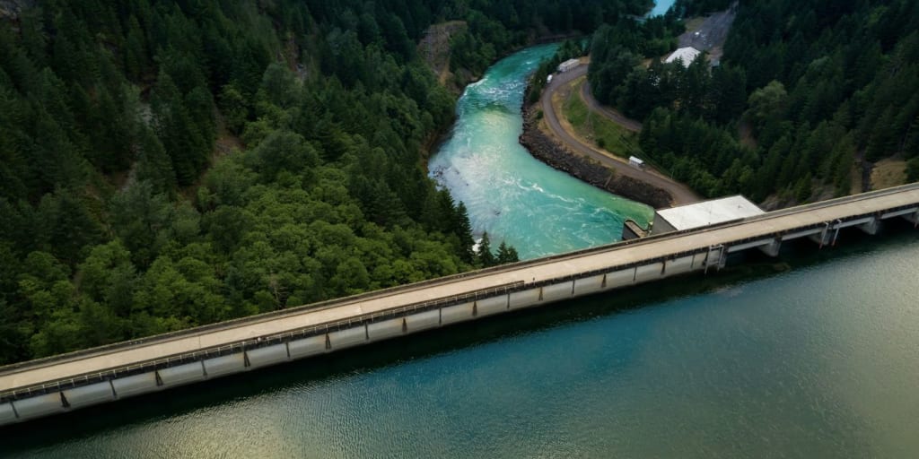 a damn using water as a renewable net zero carbon energy source