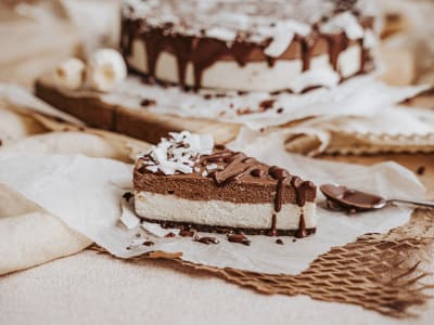 Tort cu cocos și ciocolată