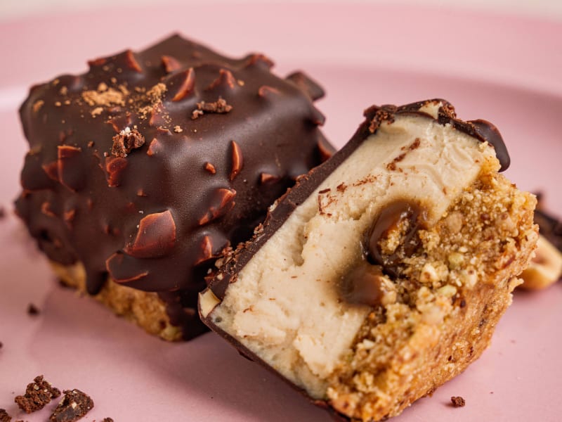 Hazelnut and caramel cube — Raw vegan pastries — gluten-free, dairy-free, no refined sugar — Delicii Sănătoase Cluj