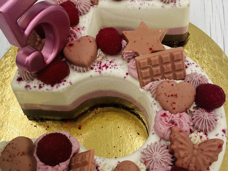 Number five (5) — Raw vegan cakes (Numbers) — gluten-free, dairy-free, no refined sugar — Delicii Sănătoase Cluj