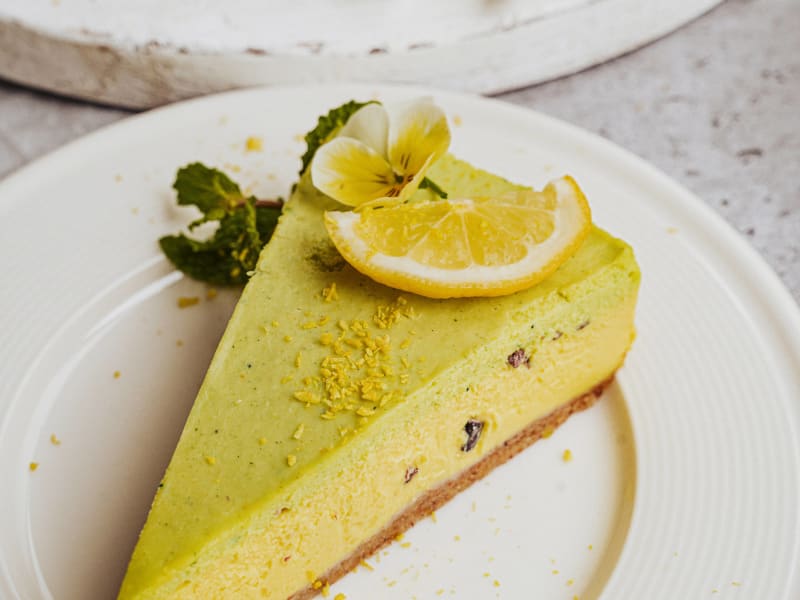 Lemon and mint cake — Raw vegan cakes — gluten-free, dairy-free, no refined sugar — Delicii Sănătoase Cluj