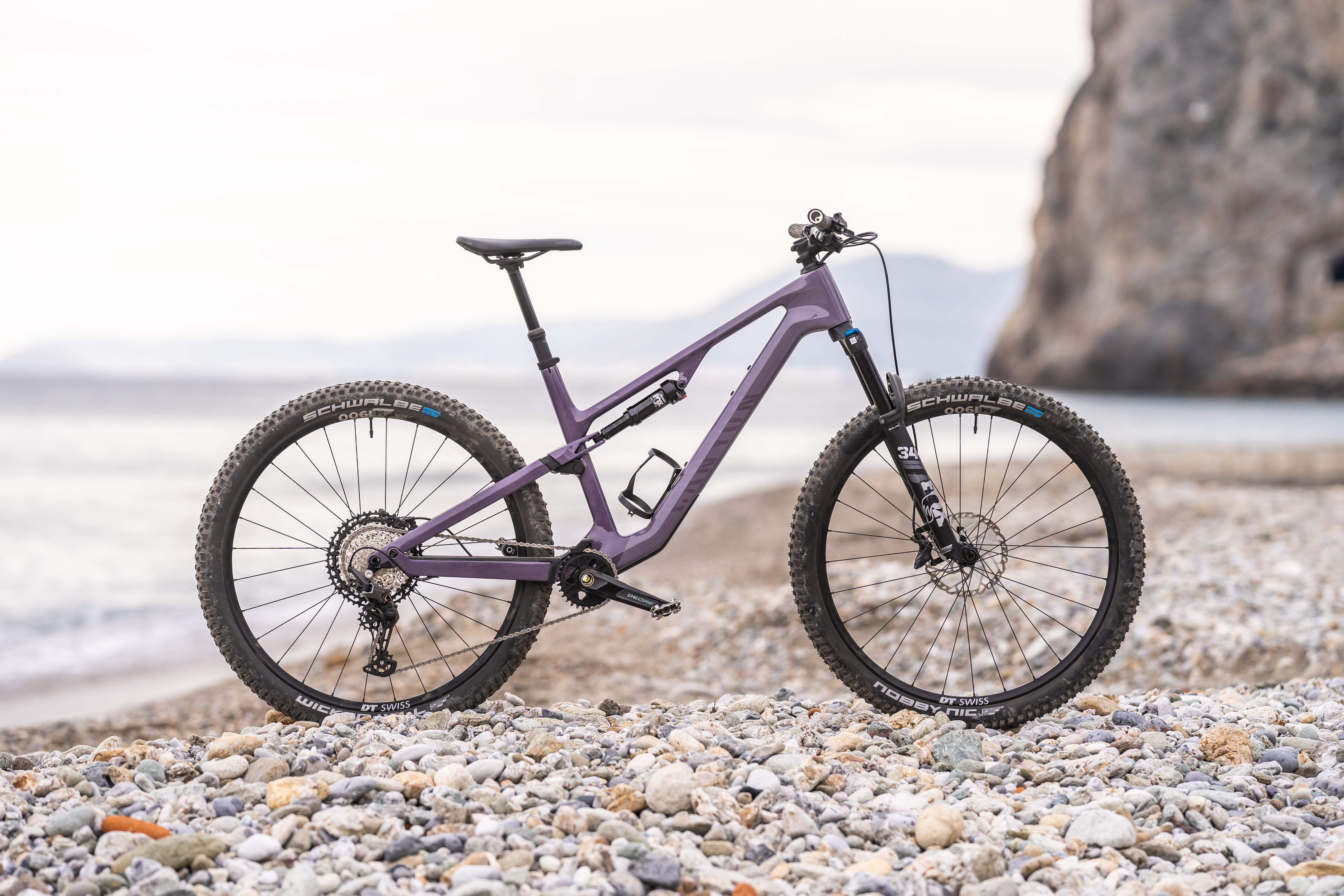 Double victory: The Canyon Neuron CF 7 triumphs in a four-way 