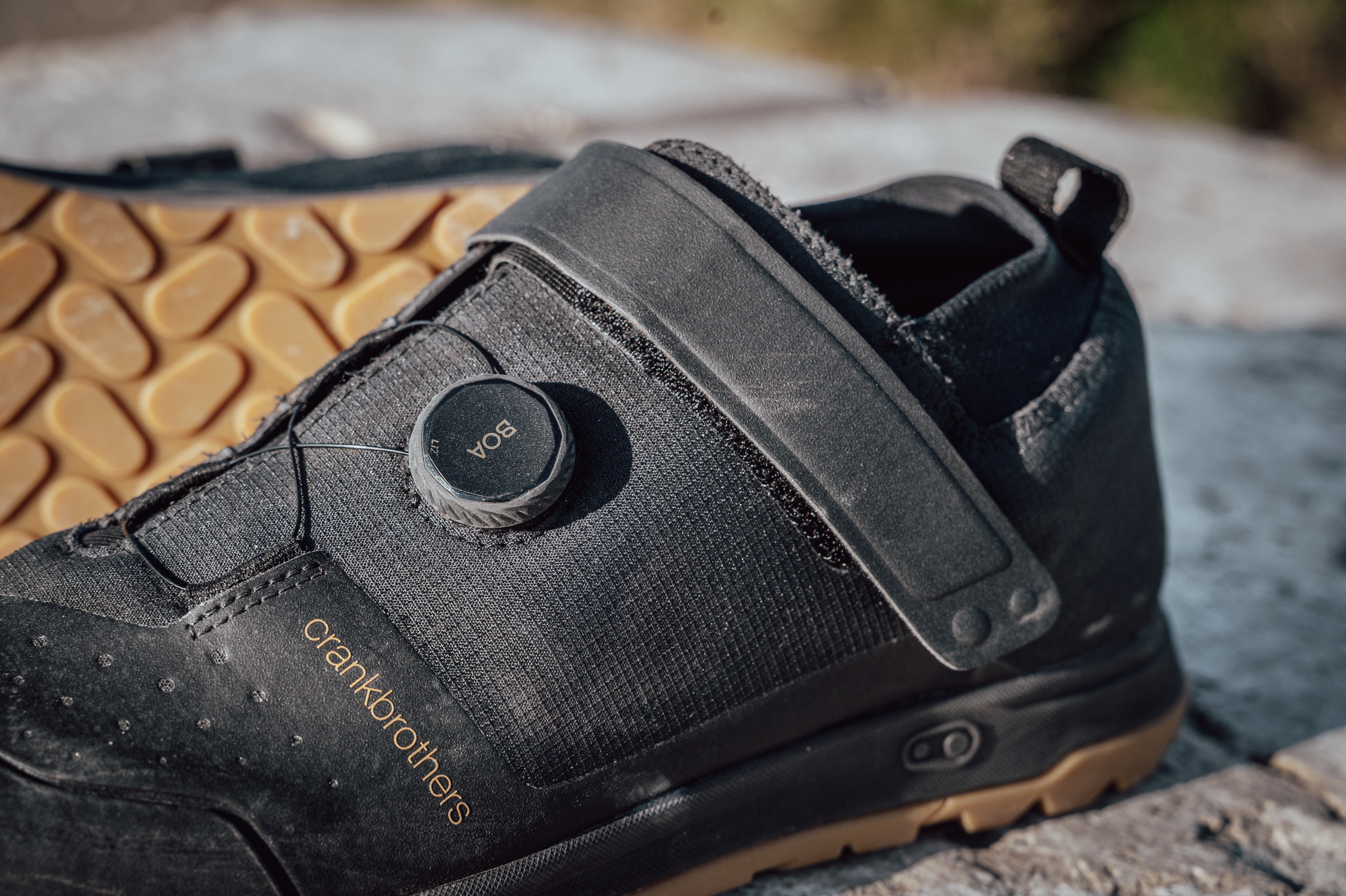 Crankbrothers Stamp Trail BOA MTBシューズ Crankbrothers Stamp Trail BOA® MTB Shoes - black/gold/gum | BIKE24