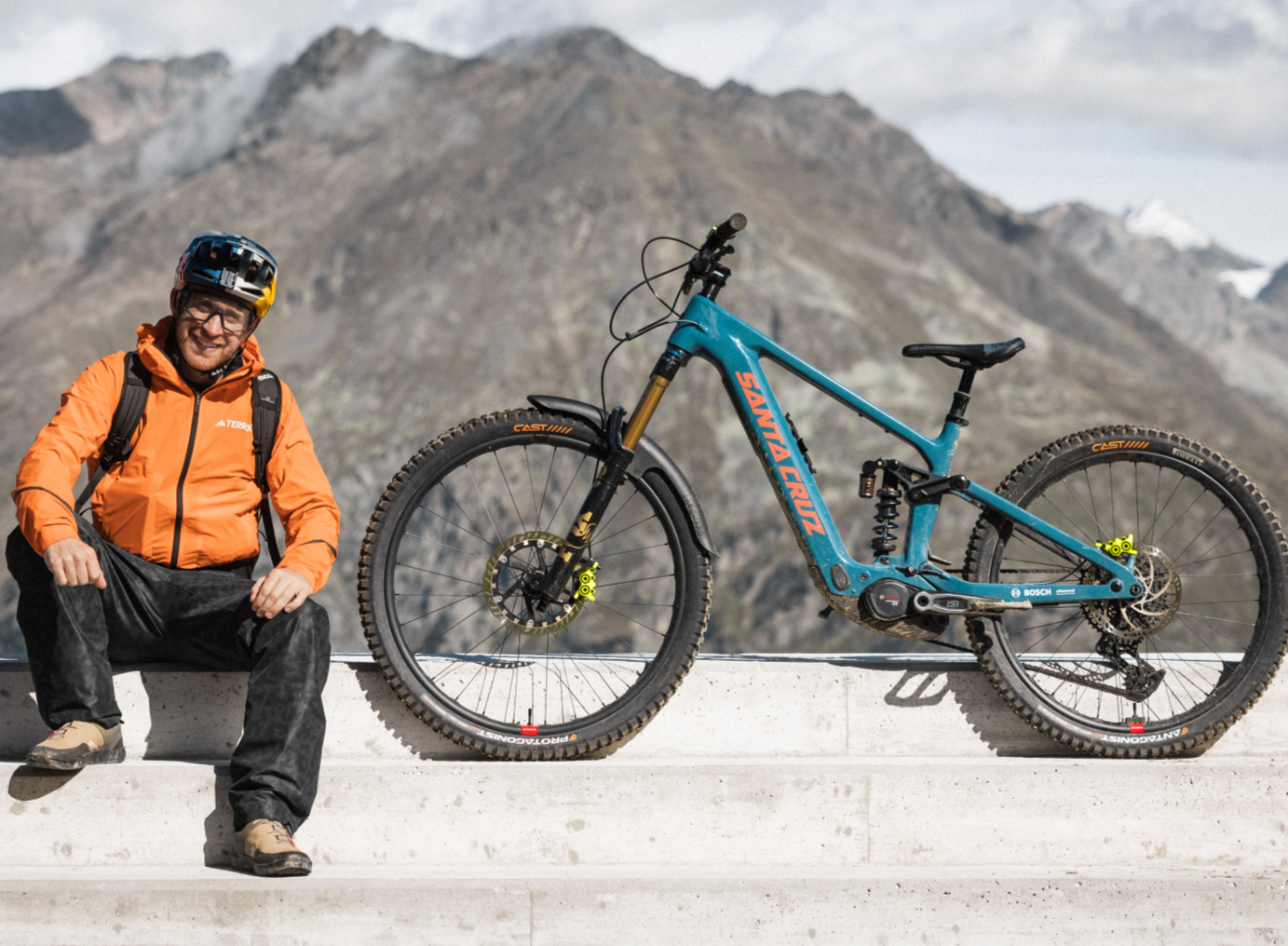 美品hand made Italy Corsa 希少フルサスMTB M Santa Cruz Vala: Danny MacAskill explains his magic bike | BIKE
