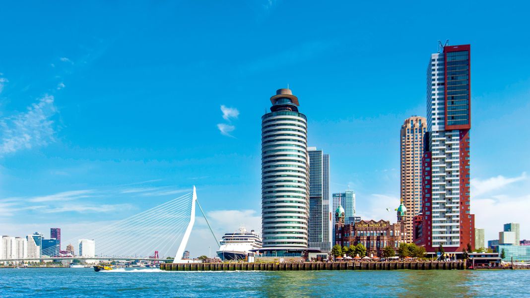 Revier: Rotterdam / Niederlande - Wolkenkratzer an der Maas