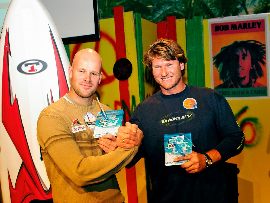 Bernd Flessner und Björn Dunkerbeck werden 2007 von dern Lesern des SURF Magazins zum "Surfer of the Year" national und international gewählt und auf der BOOT Düsseldorf geehrt.