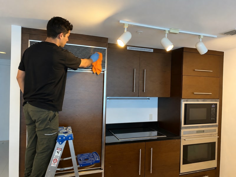 Move out and Airbnb turnover cleaning service in Miami FL
