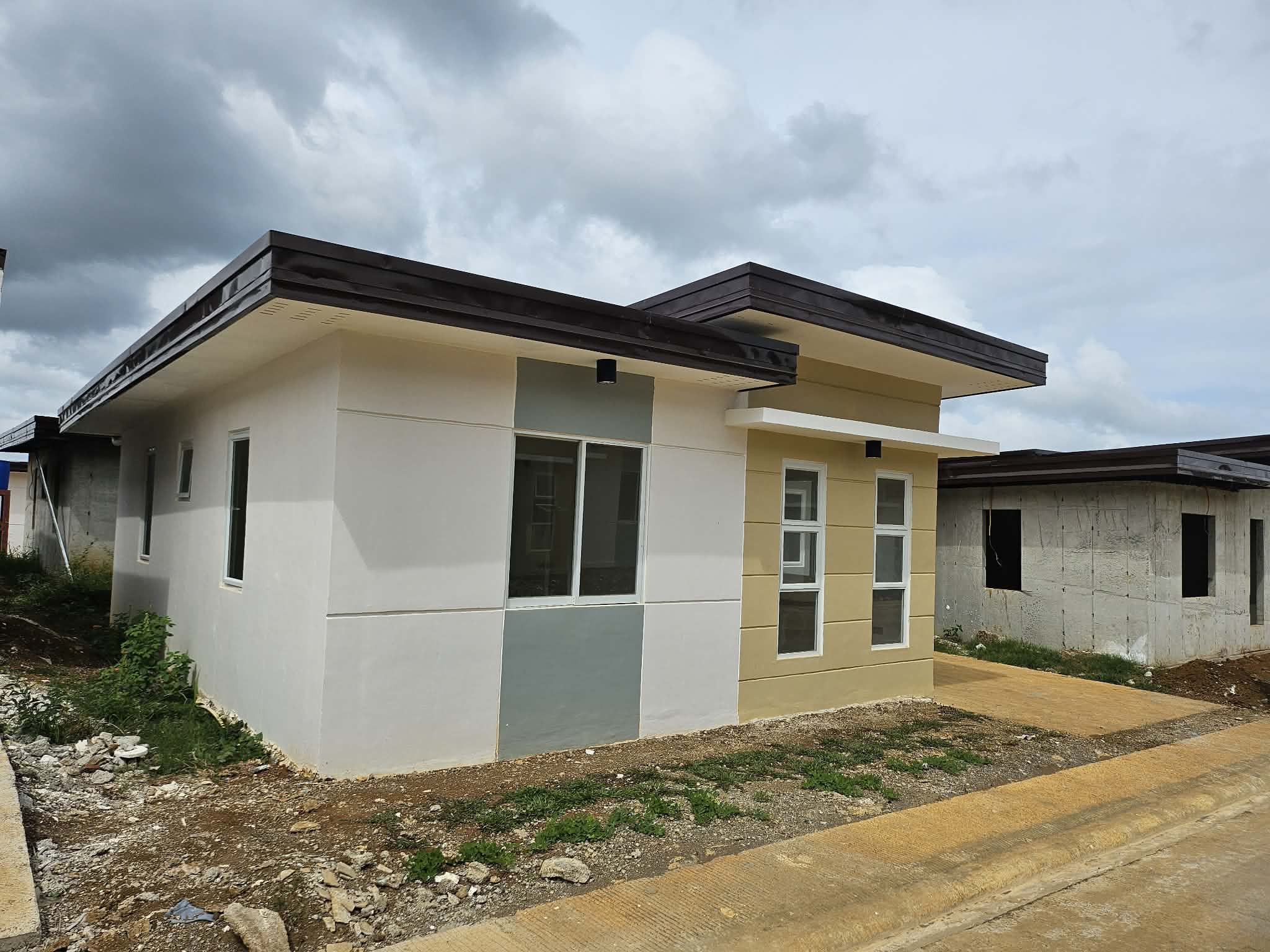 2BR House for Sale! Affordable, Very Accessible! :D