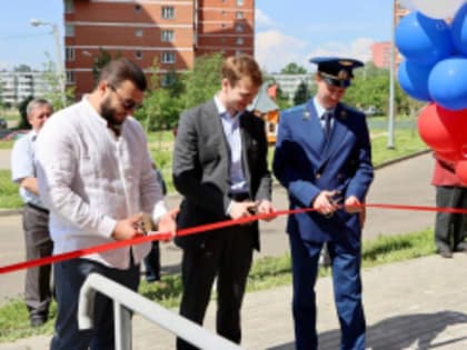 В Лобне вручили ключи дольщикам Батарейной, 8