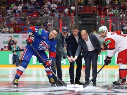 Звезды НХЛ и КХЛ сразились друг с другом в уникальном турнире по хоккею 3х3 в Балашихе