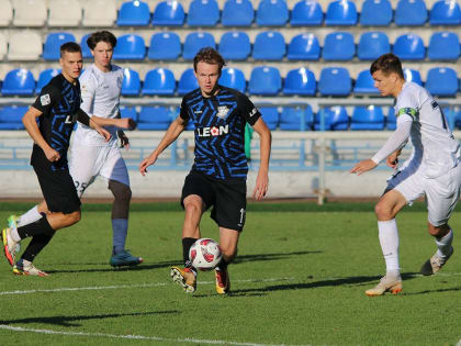 Футбольный клуб «Леон Сатурн» одержал победу в матче с «Родиной»