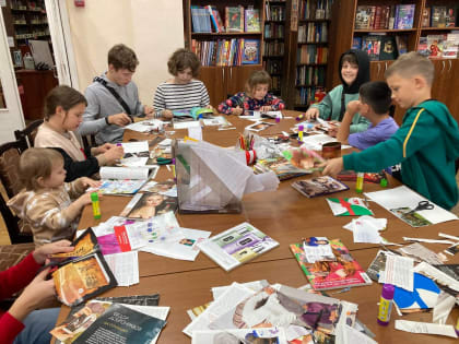 Юные ружане выражали любовь к папам на холсте