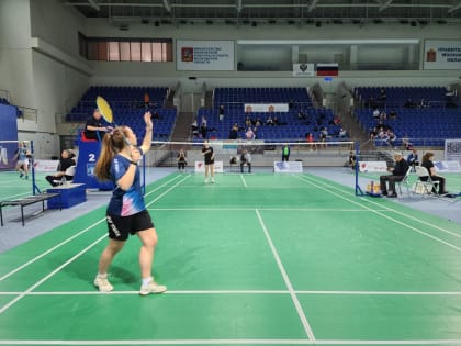Спортсмены из 24 регионов России участвуют в соревнованиях по бадминтону в Раменском