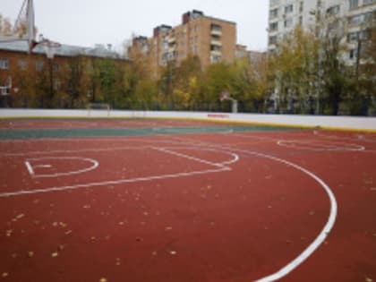 В Лобне открыли многофункциональную спортивную площадку