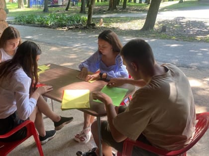 Посетители Городка делали фигурки в технике оригами