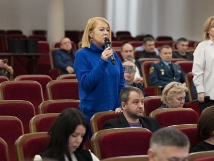 Глава Ленинского округа Алексей Спасский провел еженедельное оперативное совещание