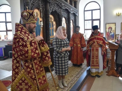 Епископ Одинцовский и Красногорский Фома провел службу в Покровском храме