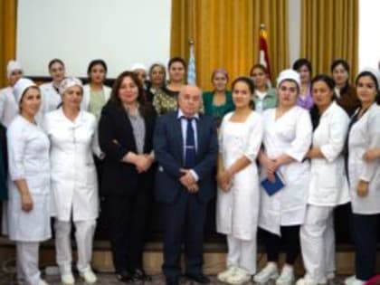 Профессор С.Р.Мравян провел лекции для врачей Таджикистана