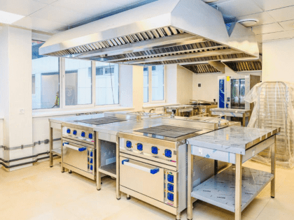 Учебный корпус Раменского колледжа отмывают после ремонта