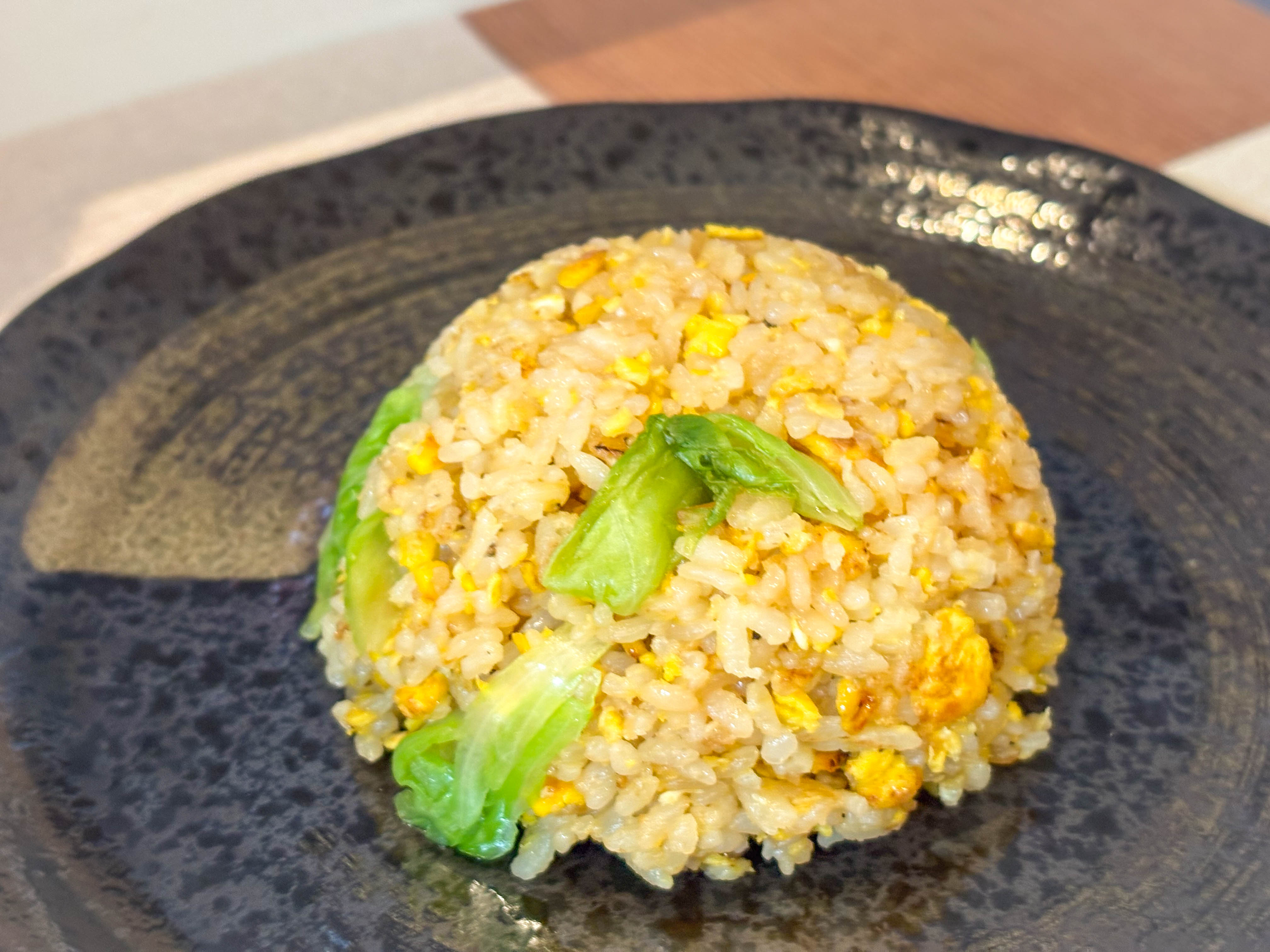 シャキシャキ感がたまらない！レタス炒飯