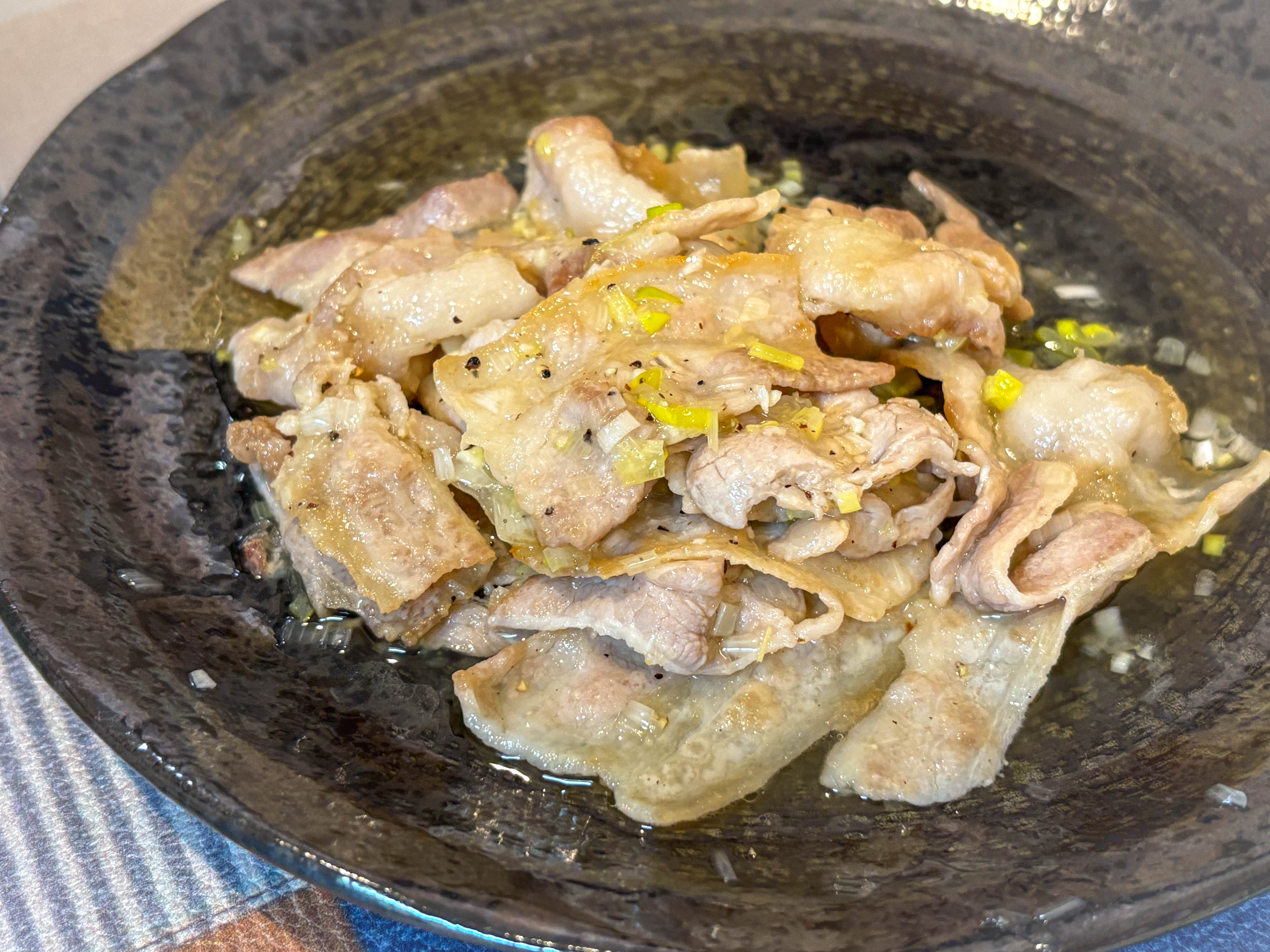 焼肉屋のアレを完全再現！美味すぎる豚バラネギ塩レモン