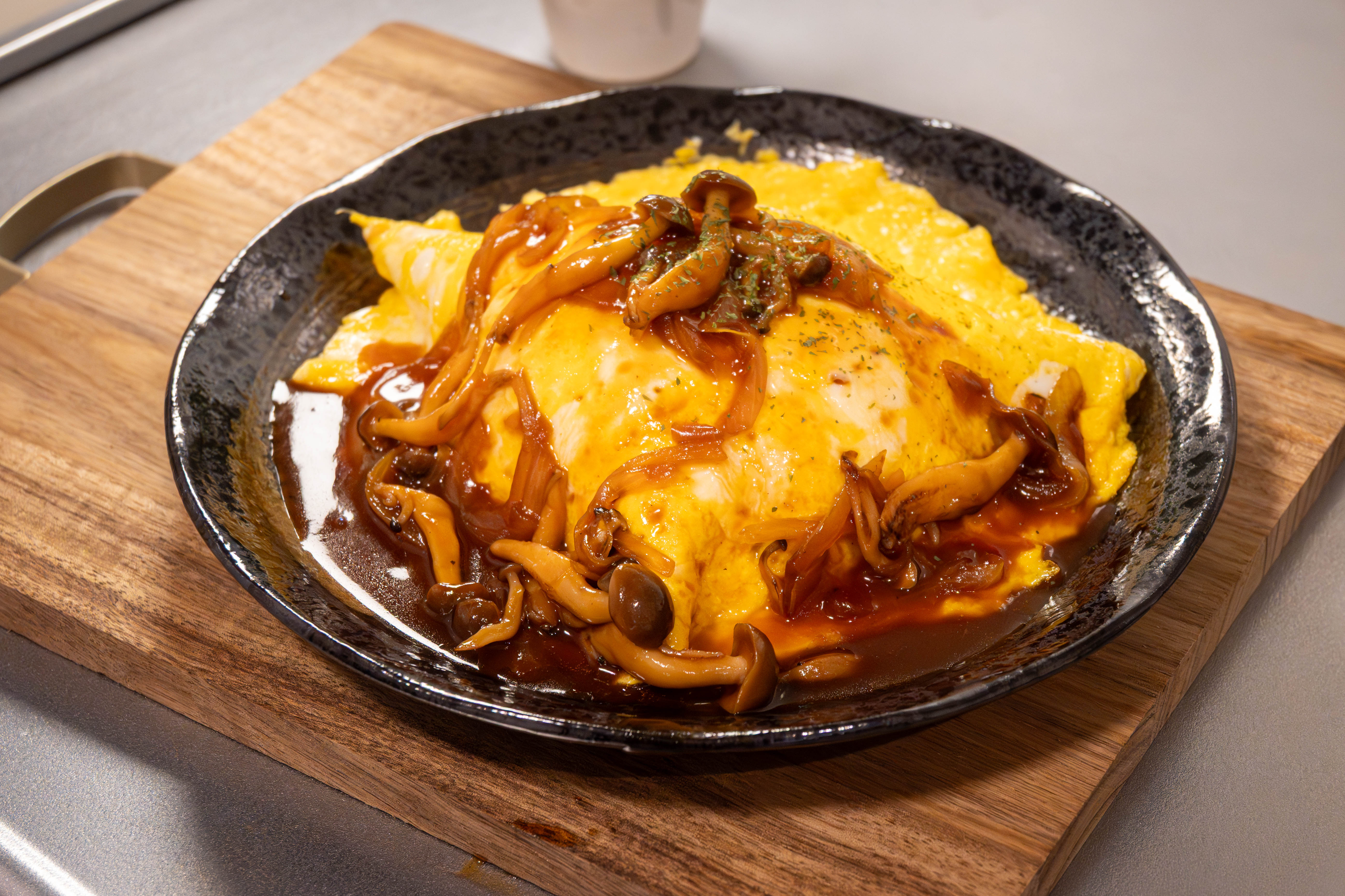 家庭調味料で簡単！デミグラスオムライス