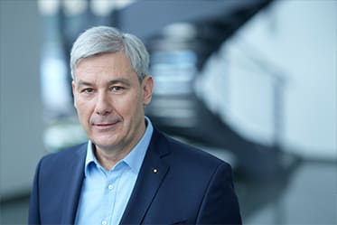 Portrait of CFO Oliver Albrecht