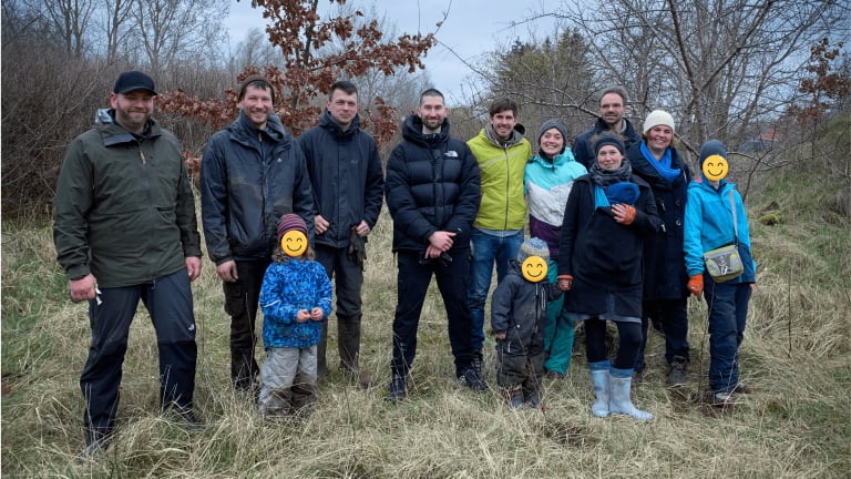 ForTomorrow-Teamfoto bei der Aufforstung in Zarrendorf, nahe Stralsund