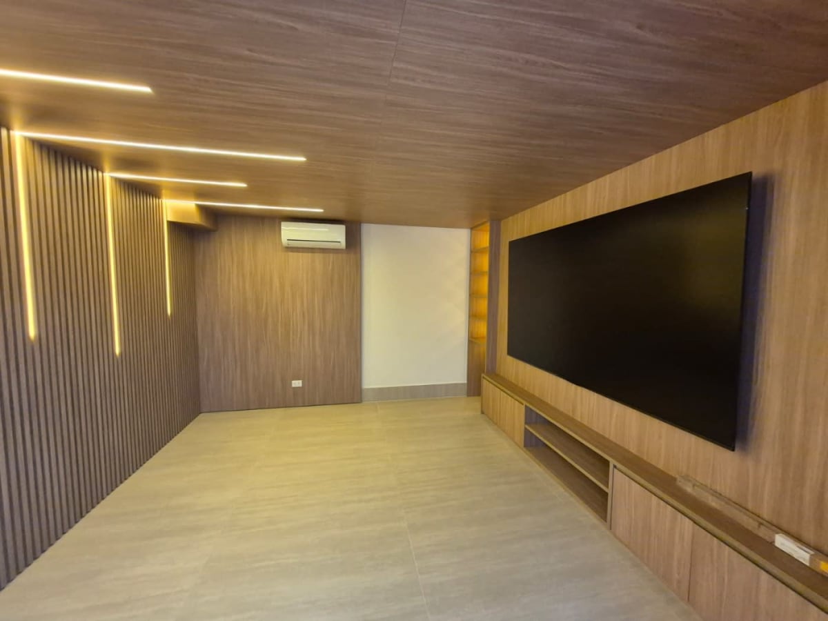 Casa em Condomínio para Venda, Barueri / SP, 5 dormitórios, sendo 5 suítes, 7 banheiros, 6 vagas de garagem, mobiliado, área construída 670,00 m², terreno 840,00 m² - foto 1