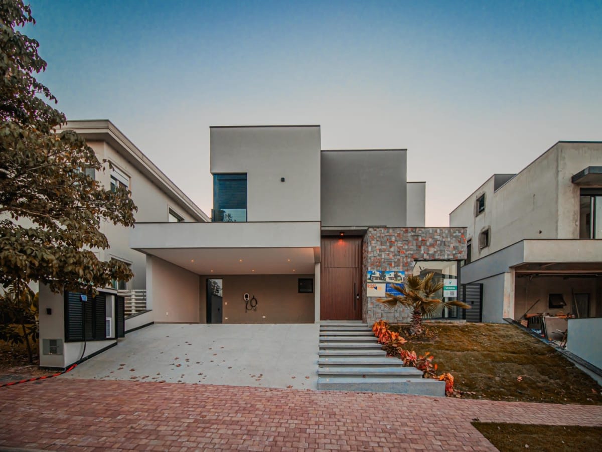 Casa em Condomínio para Venda, 5 dormitórios, sendo 5 suítes, 4 vagas de garagem, área construída 368,90 m², terreno 423,00 m² - foto 1