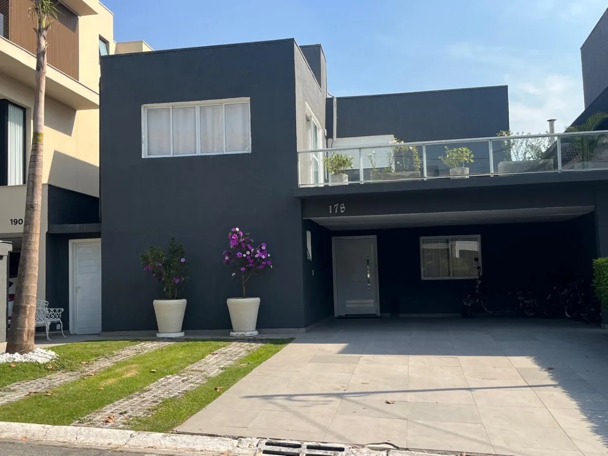 Casa em Alphaville 3 – 280 m² com 4 dormitórios - foto 1