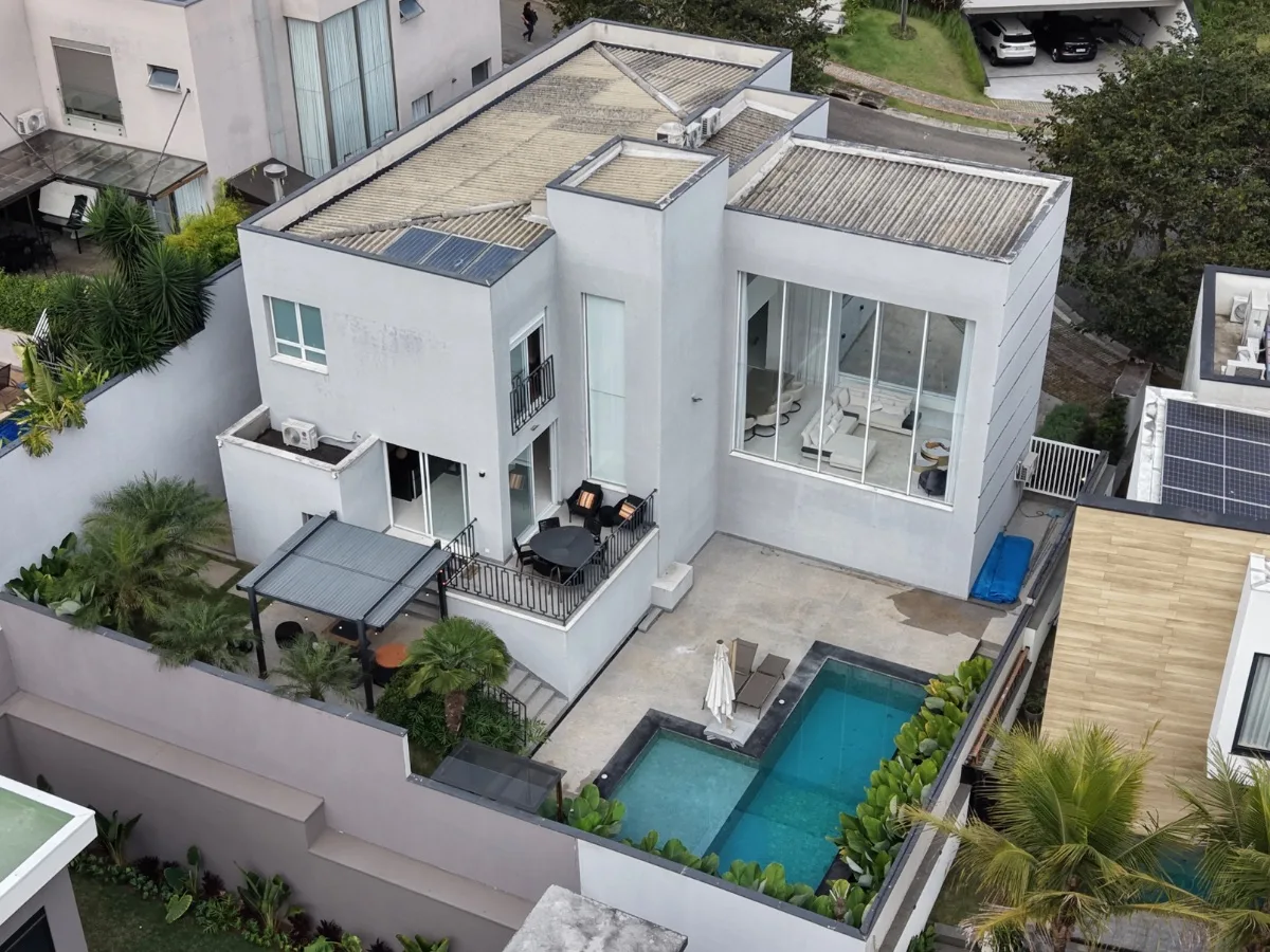 Casa à Venda | 4 Suítes | Piscina | Ambientes Integrados - foto 1