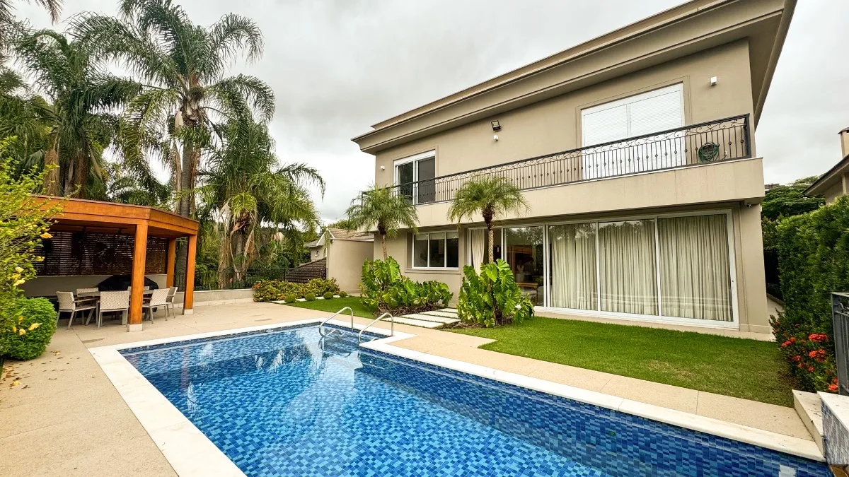 Casa de Alto Padrão à Venda no Residencial Melville | 4 Suítes | Vista para a Mata - foto 1