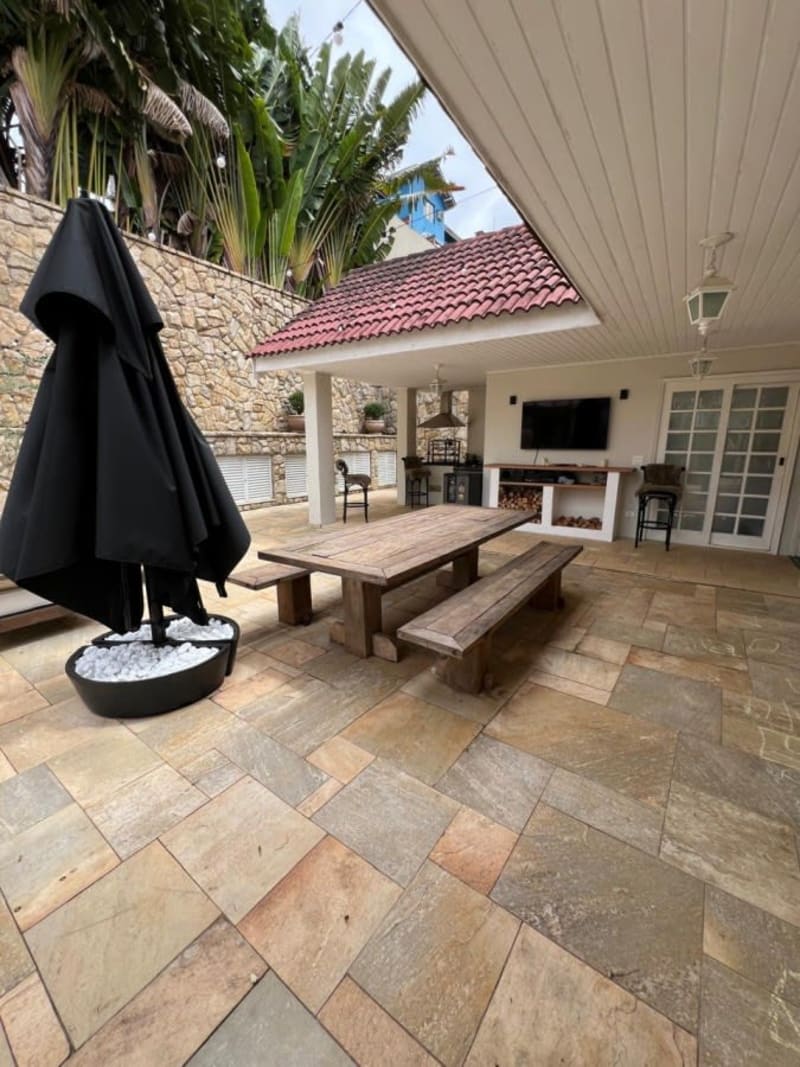 Casa de Luxo em Alphaville: Exclusividade e Conforto