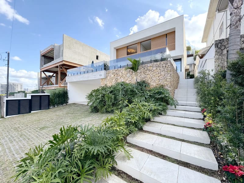     Alphasítio | Casa Mobiliada de Alto Padrão com 4 Suítes