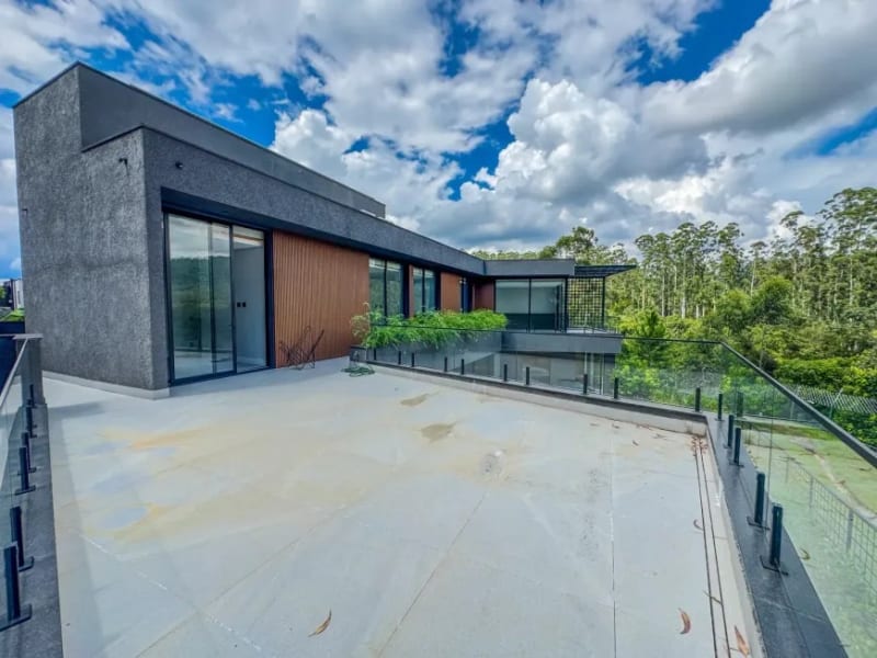 Arquitetura contemporânea com vista permanente para a natureza no Alphaville Itahyê – Fase 2