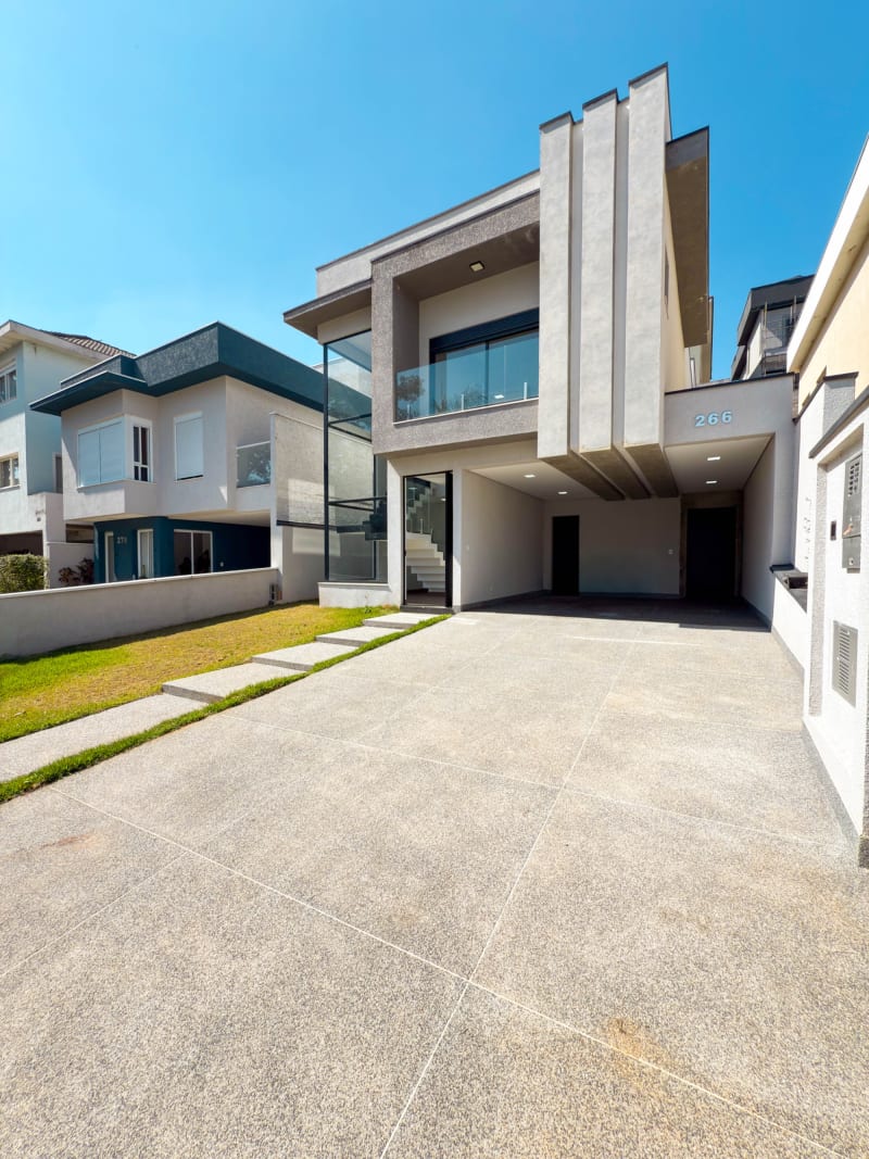 Casa Aconchegante com 3 Dormitórios no Condomínio New Ville