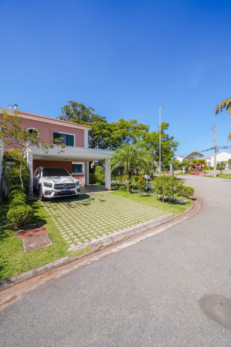 Casa Mobiliada à Venda no Tamboré 4 | 180 m² | 3 Dormitórios
