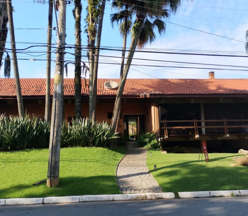 Casa Térrea Exclusiva no Alphaville Residencial 2 | 509 m² de Construção em Terreno de 1.120 m²