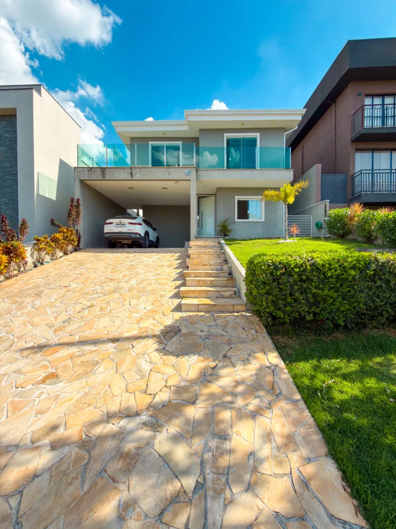 Casa Nova no New Ville | Arquitetura Moderna, Pé-Direito Duplo e Pronta para Morar - foto 1