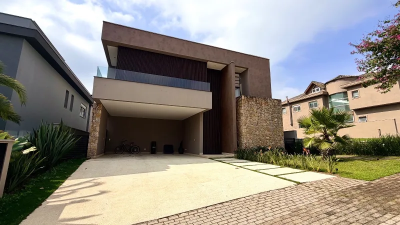 Casa à Venda no Tamboré 10 | Projeto Rodrigo Latorre | Vista para Reserva - foto 1