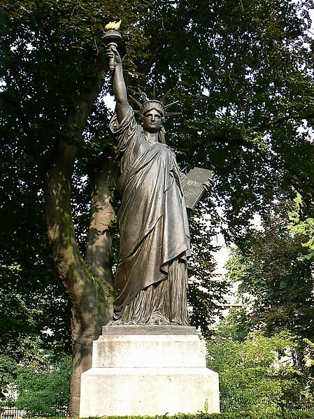 statue of liberty, luxembourg gardens, not playing petanque