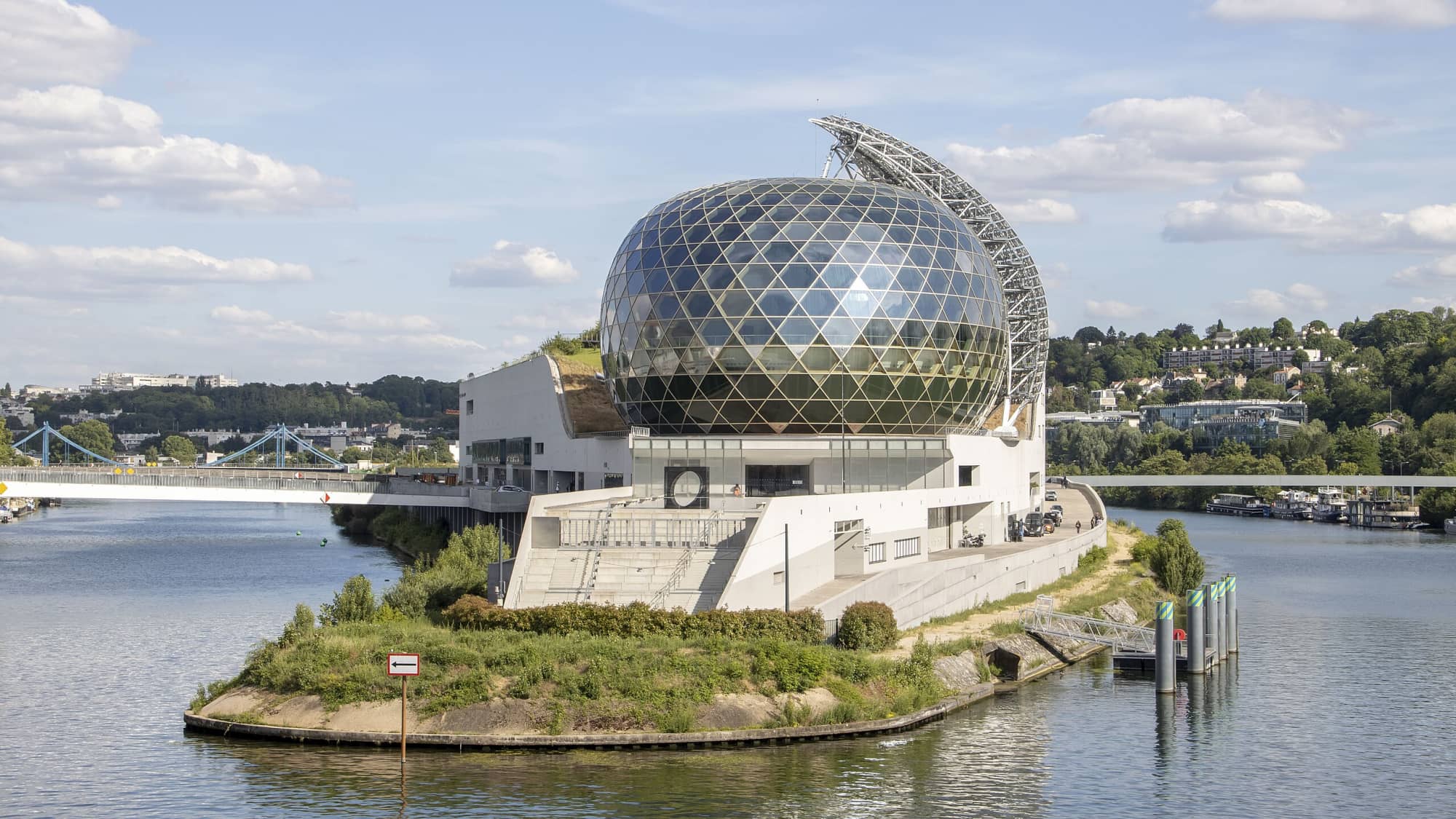 Arthur Weidmann's wikipedia photograph of La Seine Musicale