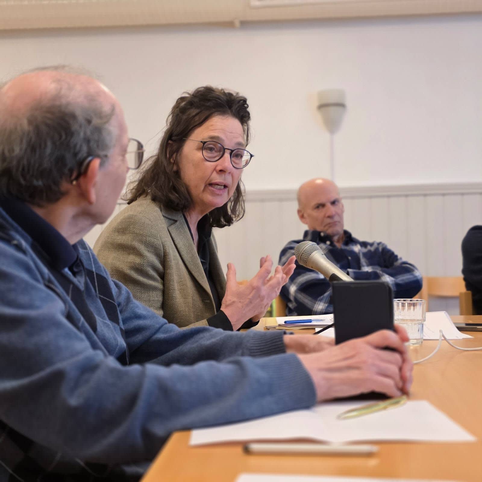 Democrats Abroad Sweden Chair Carolyn Glynn and Vice Chair Bill Borden