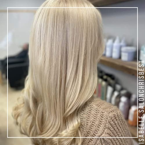 Frisuren-Bild von Isabelle Jährling auf hairinspo: frau, kopfhaar, glatt, lang, waves, einfarbig, haarfarbe, hellblond, calligraphy cut