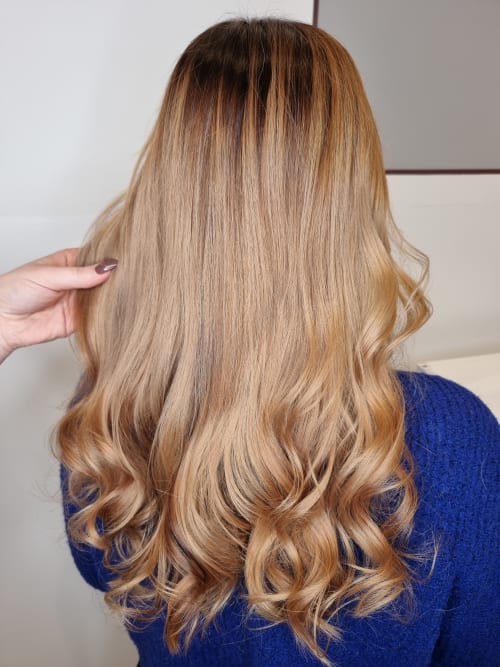 Frisuren-Bild von Kimberly Peeters auf hairinspo: frau, kopfhaar, glatt, lang, seitenscheitel, beachwaves, mehrfarbig, hellblond, balayage